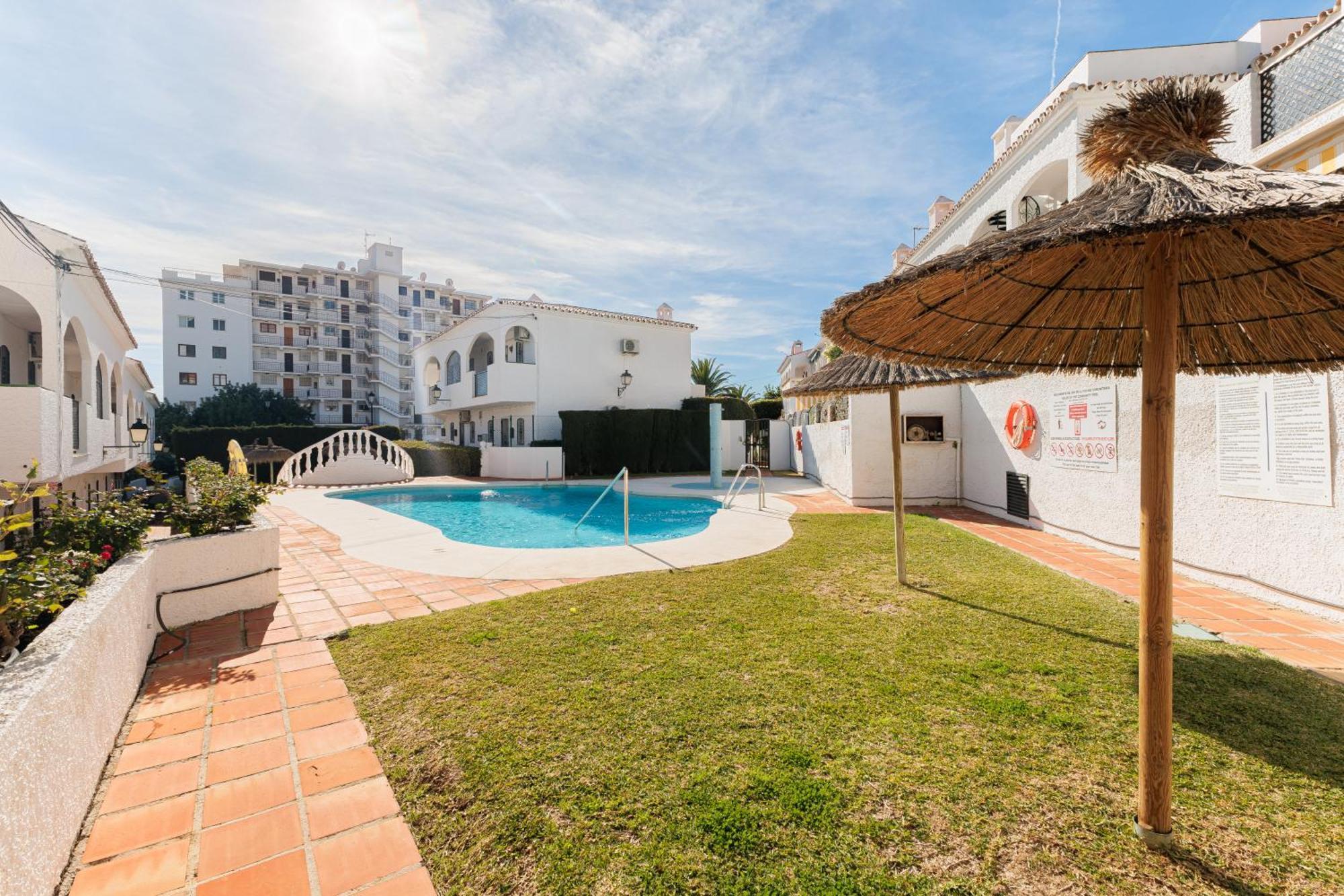 Cosy Apartment In Verano Azul Nerja Luaran gambar