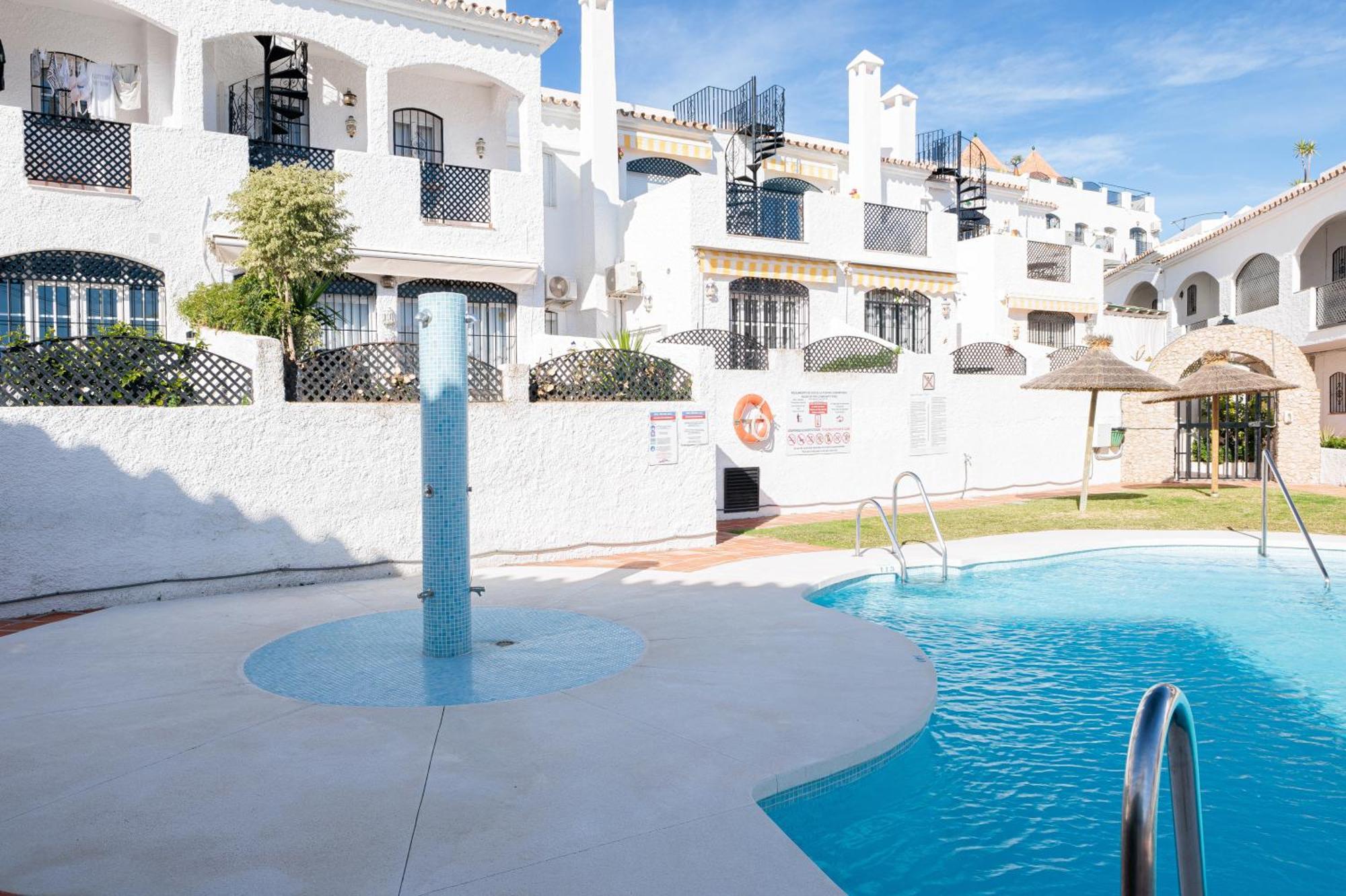 Cosy Apartment In Verano Azul Nerja Luaran gambar