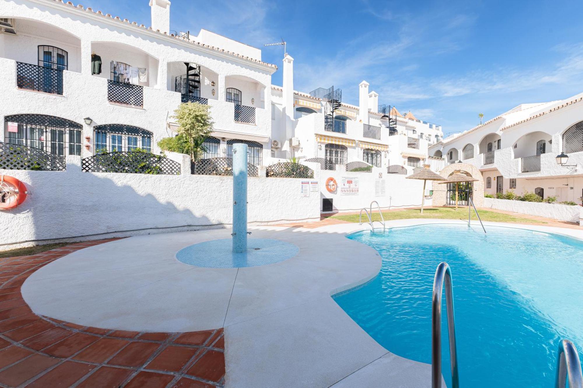 Cosy Apartment In Verano Azul Nerja Luaran gambar